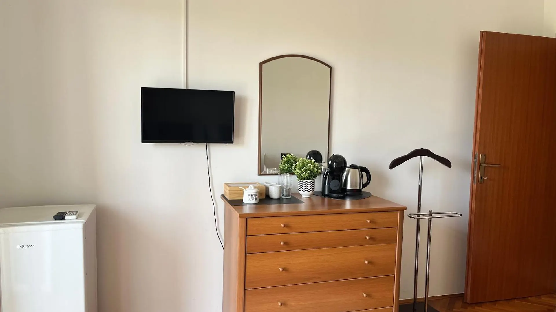 Fiorella Rooms Zadar 0*,